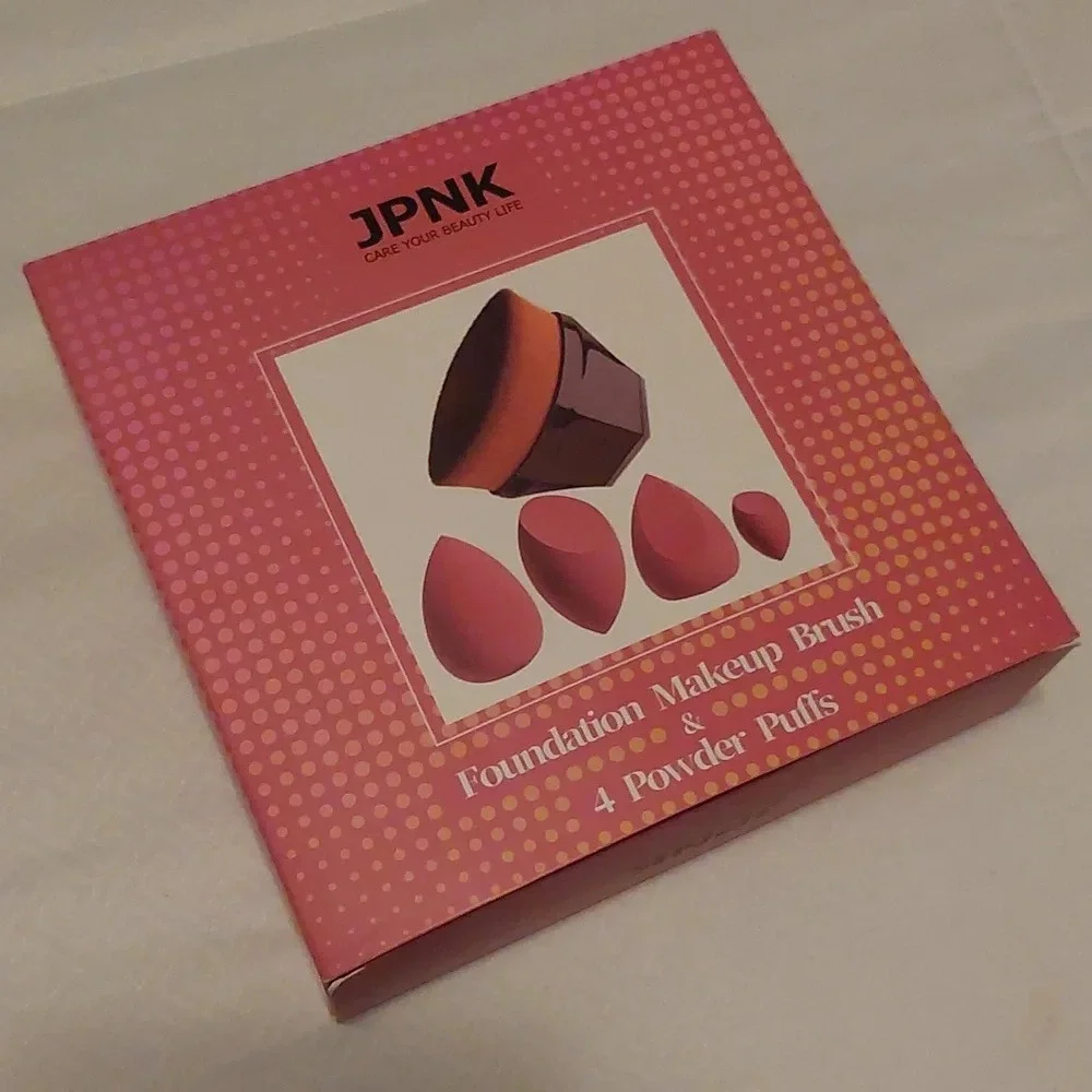 JPNK FOUNDATION MAKEUP BRUSH & 4 SPONGES NEW OUT OF STOCK